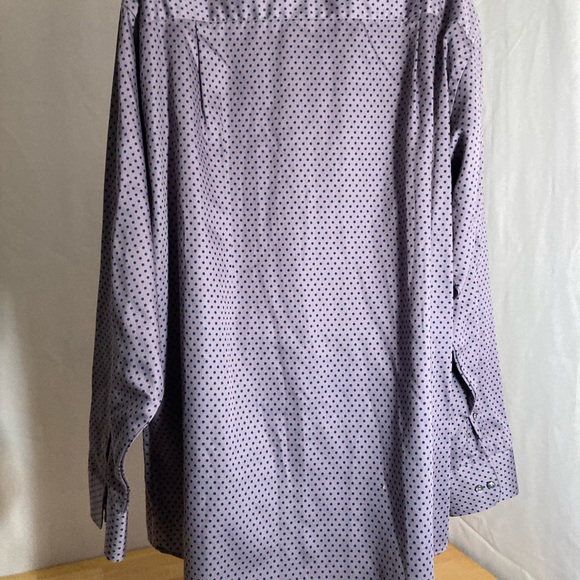 Large button down top - Picture 6 of 12